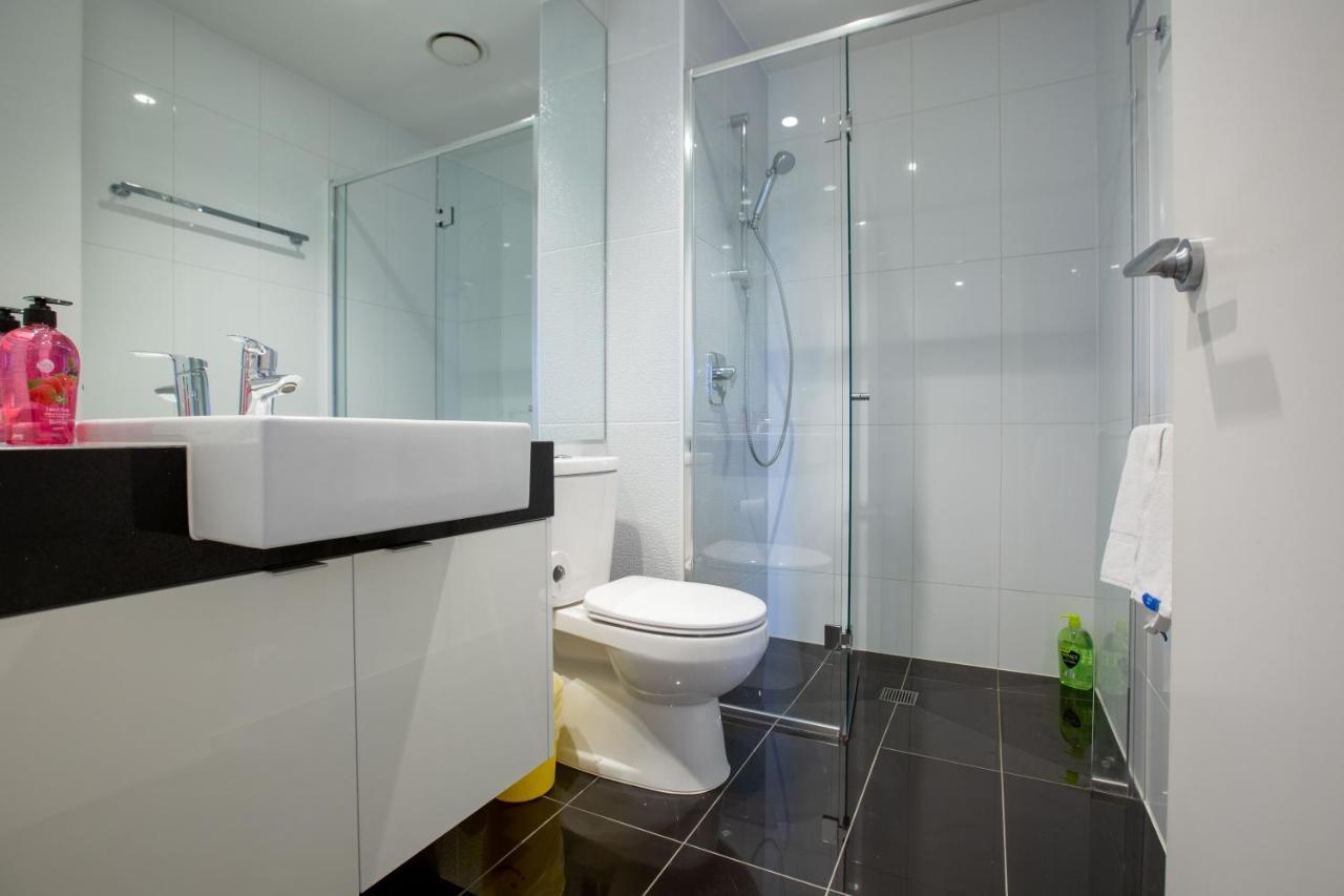 South Bank 2 Bedroom With 1 Parking Apartment *