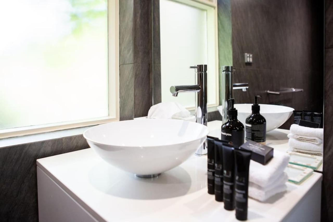 Leafy Toorak Two Bedroom Executive Holiday home Melbourne
