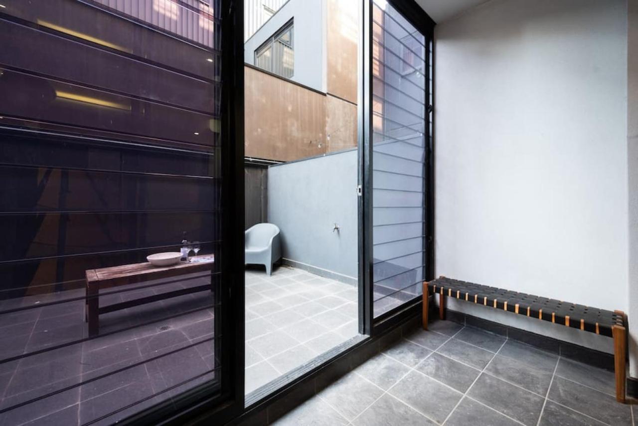Prahran Prime Location Moments From Chapel Street Apartment Melbourne
