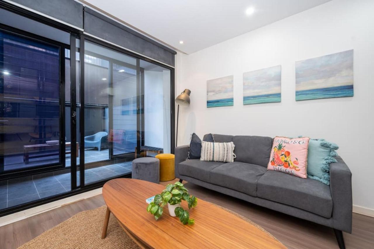 Prahran Prime Location Moments From Chapel Street Apartment Melbourne