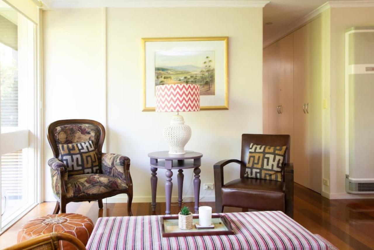 Leafy Toorak Two Bedroom Executive Holiday home *