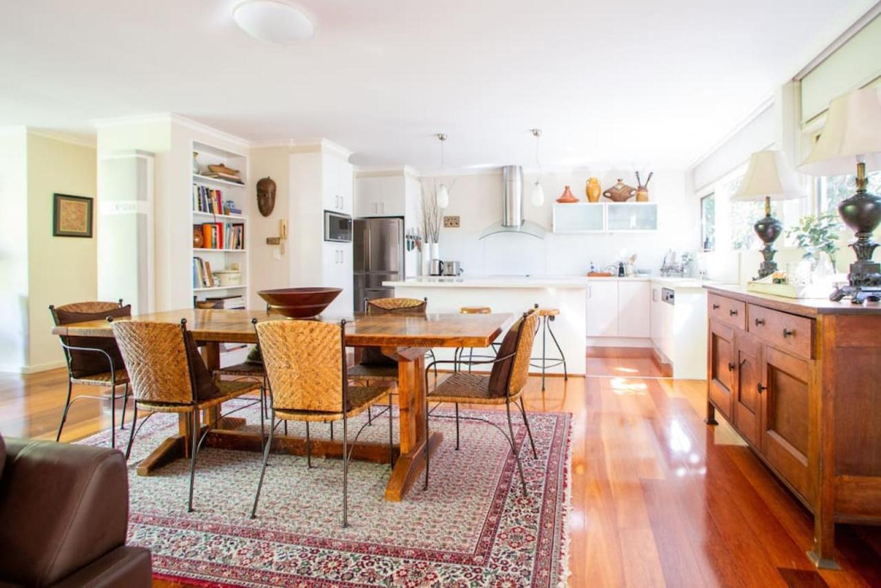Leafy Toorak Two Bedroom Executive *