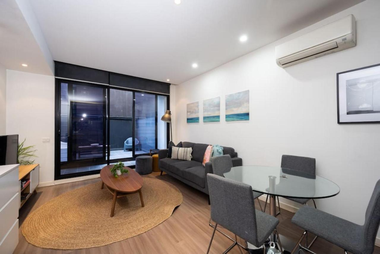 Prahran Prime Location Moments From Chapel Street Apartment Melbourne