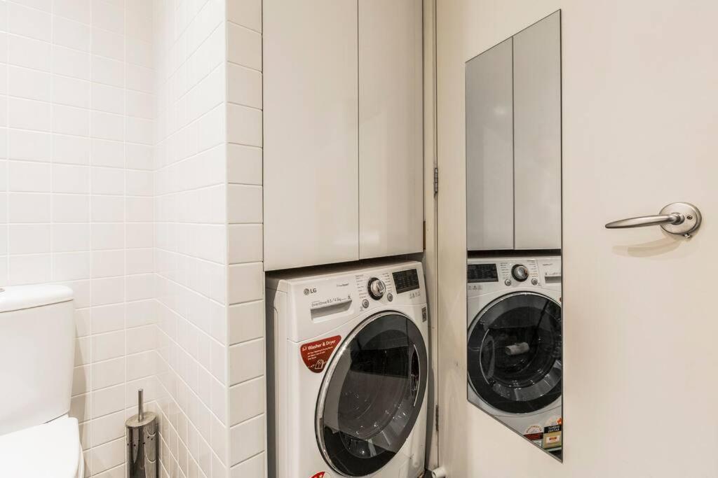 Apartment Escape At Collins 'penthouse' Cbd *