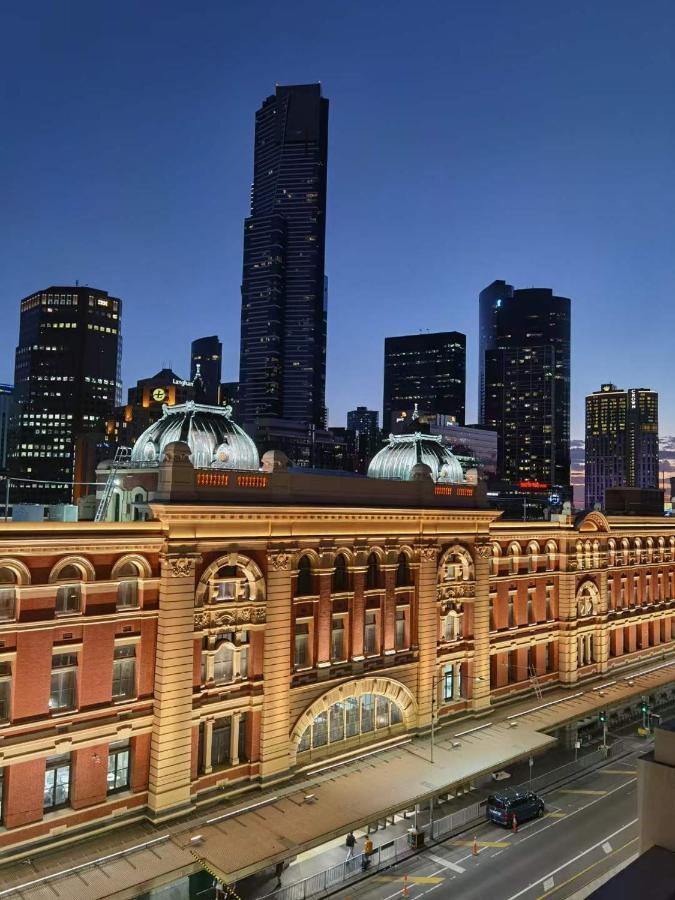 Vintage Charm 2 Bed Apt Near Flinders Station Melbourne