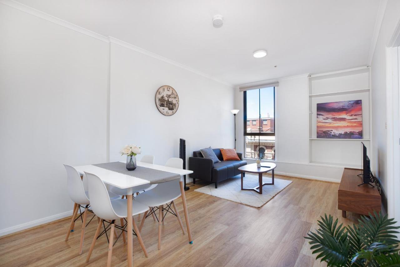 Apartment Vintage Charm 2 Bed Apt Near Flinders Station *