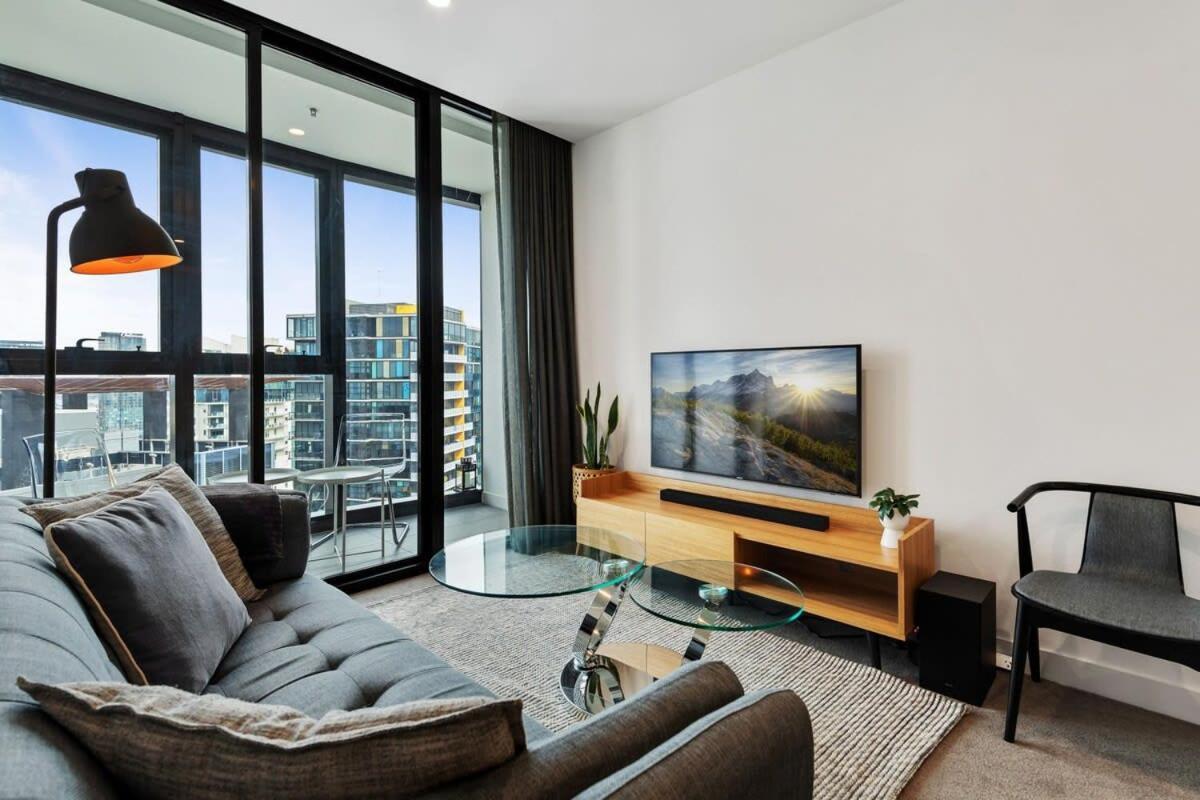 Stylish With Views & Entertaining Areas Apartment Melbourne