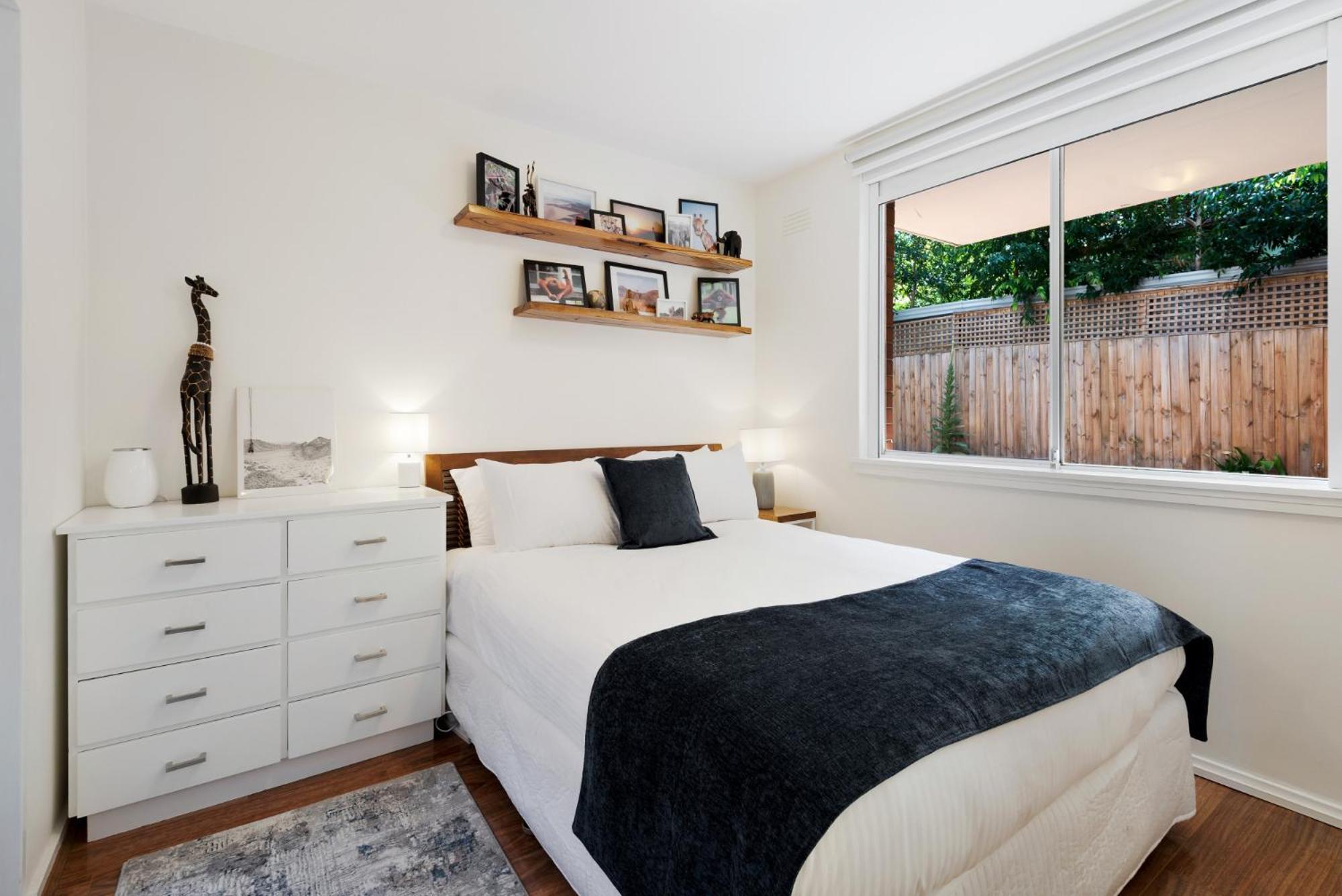 Snug St Kilda With Private Courtyard Apartment Melbourne