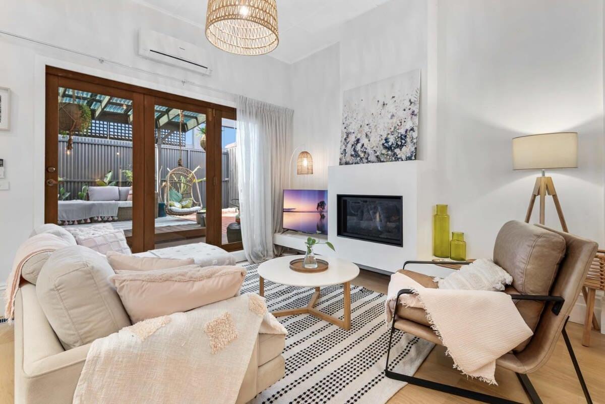 Refined 2-bed House With A Charming Courtyard Melbourne