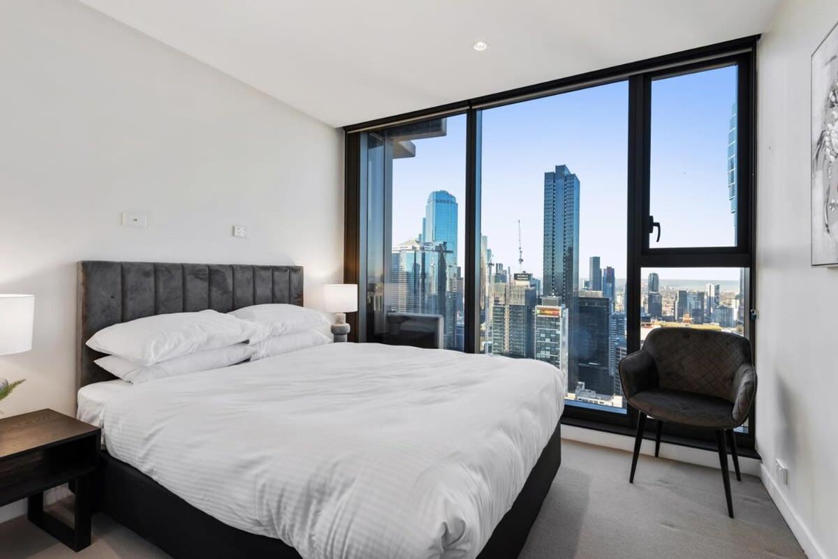 Apartment Chic Pad With Views, Pool And Gym *