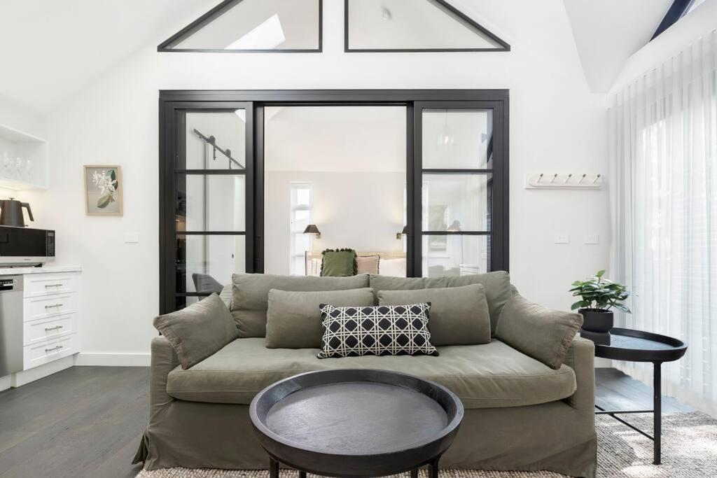 The Little Sage - A Lodge-style Urban Retreat