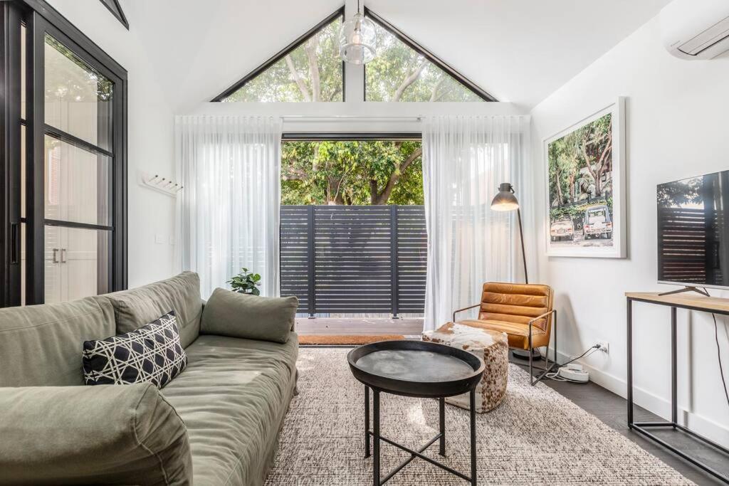 The Little Sage - A Lodge-style Urban Retreat * Melbourne