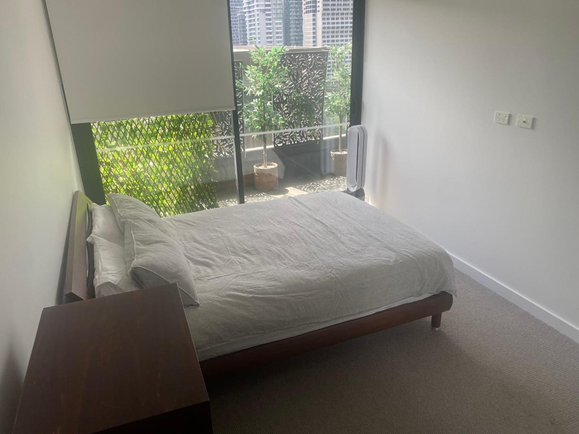 Spacious 2 Bed Apartment, Great Location Apartment