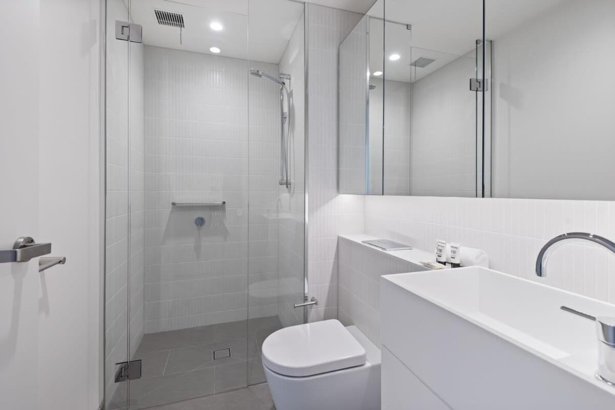Contemporary 2-bed Unit *