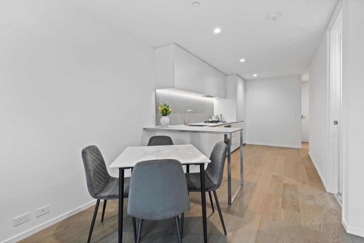Contemporary 2-bed Unit Apartment