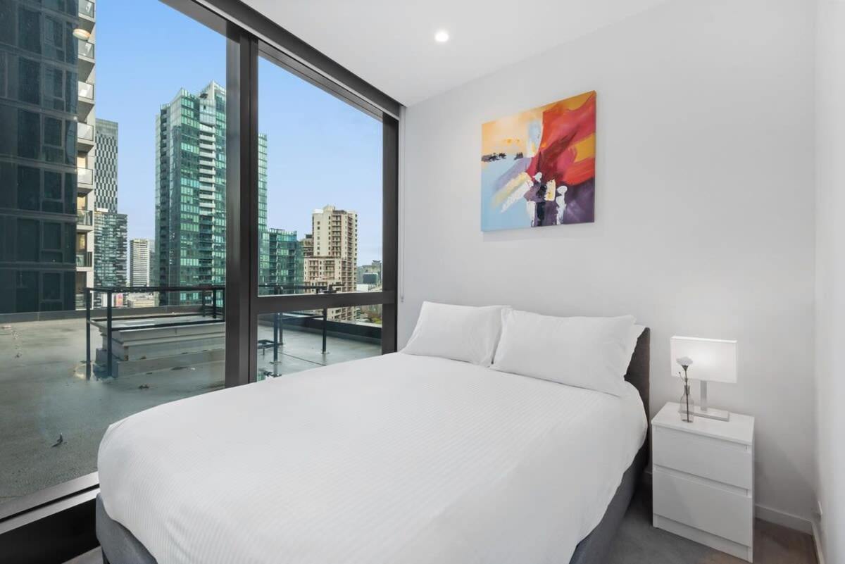 Contemporary 2-bed Unit Apartment *