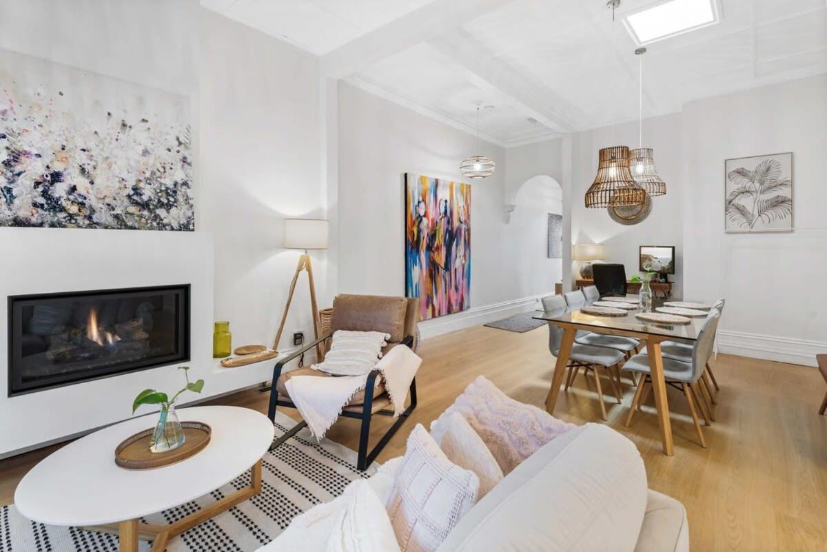 Refined 2-bed House With A Charming Courtyard