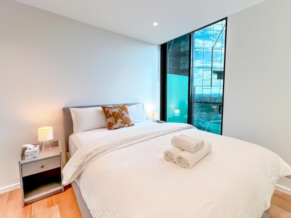 Apartment Pride Cbd Skyline View 2b2b Lv32 Melbourne