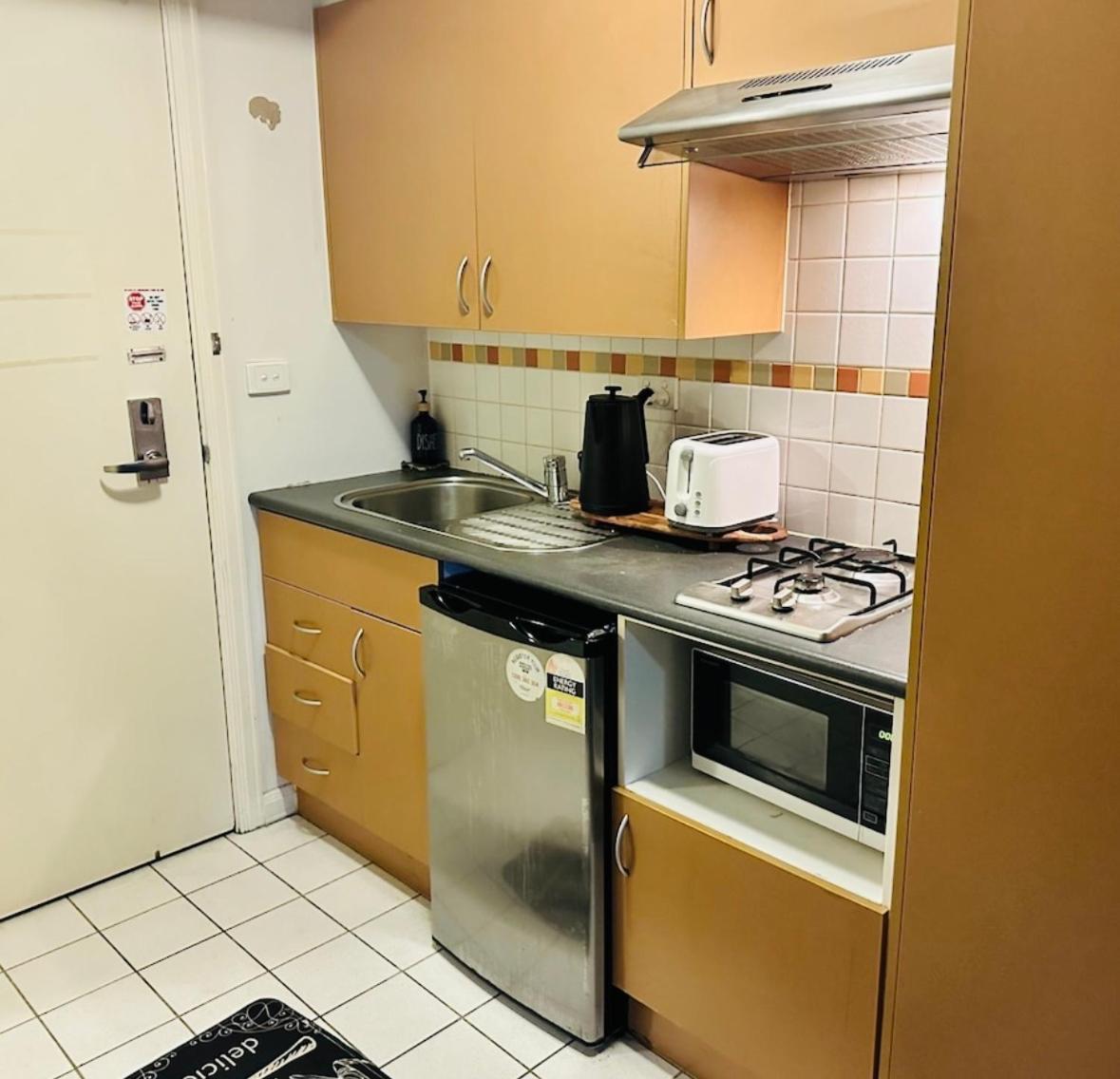 Studio In Cbd Apartment *