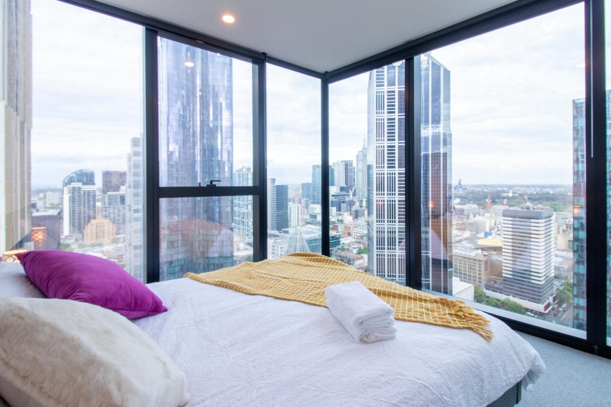 Luxury Cbd Skyline View Apartment *