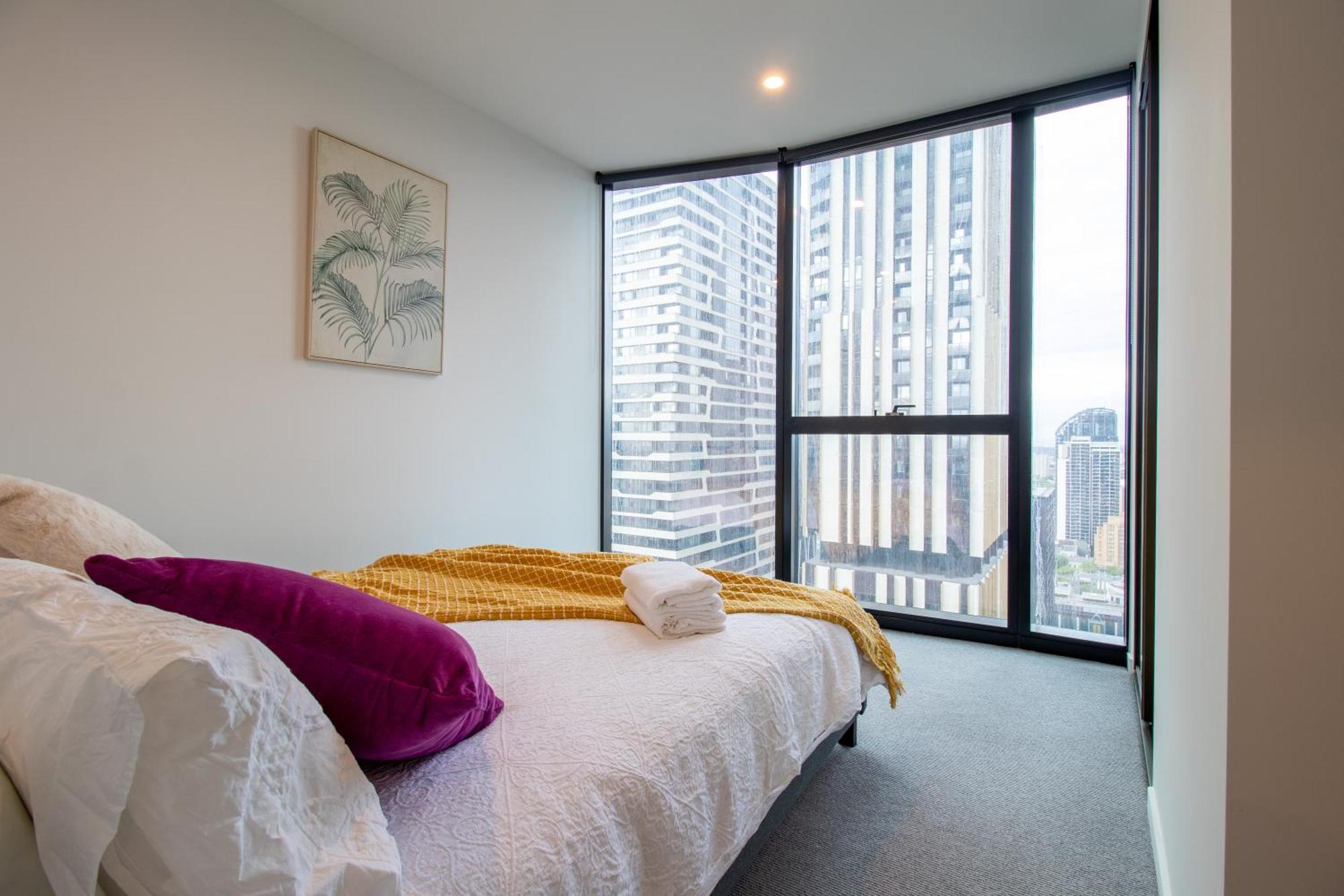 Luxury Cbd Skyline View Melbourne