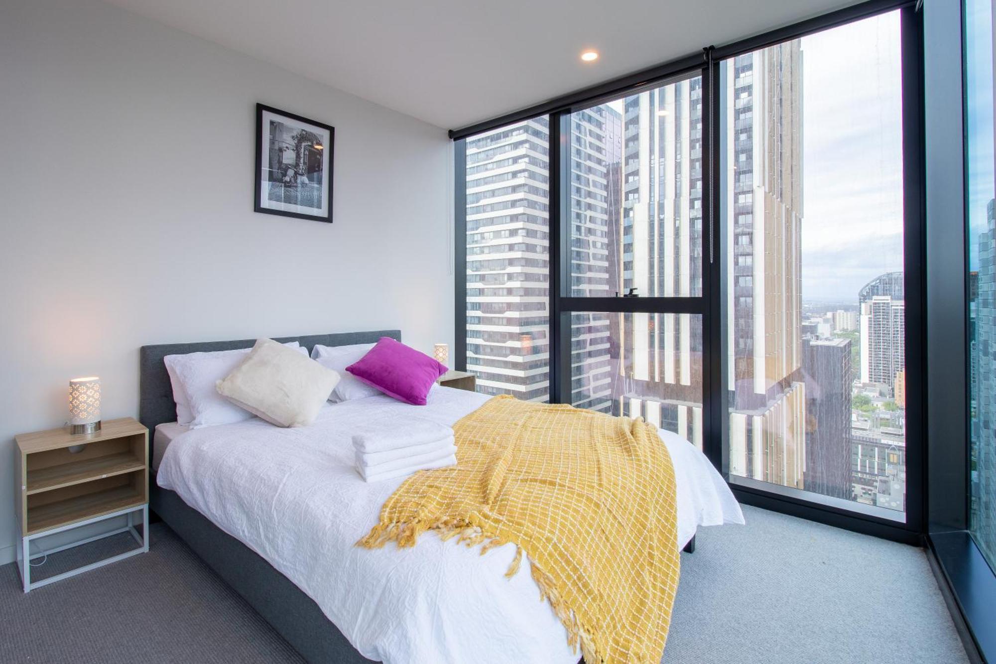 Luxury Cbd Skyline View Apartment *