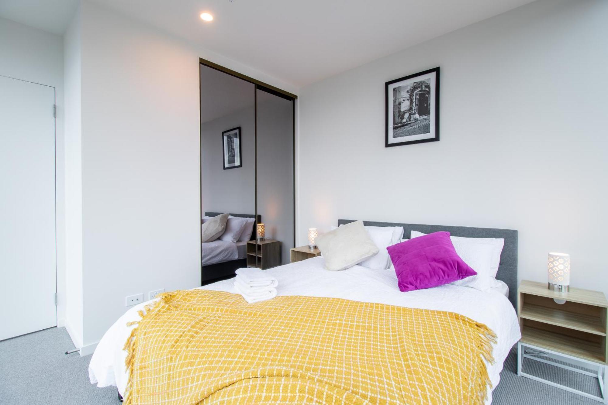 Apartment Luxury Cbd Skyline View