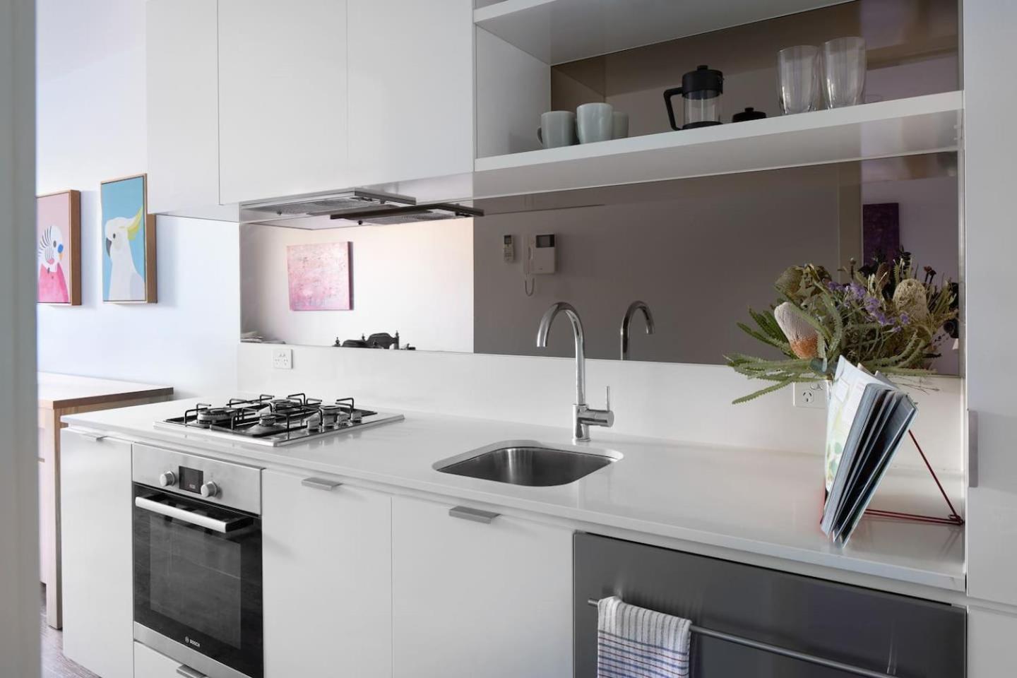 Apartment The Abby - Contemporary Inner-city Convenience