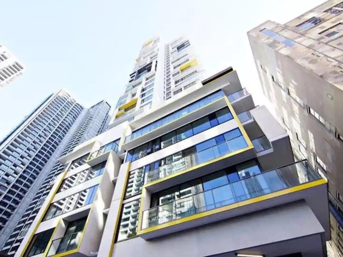 Stylish 2br Apt Next To Southern Cross City Views *