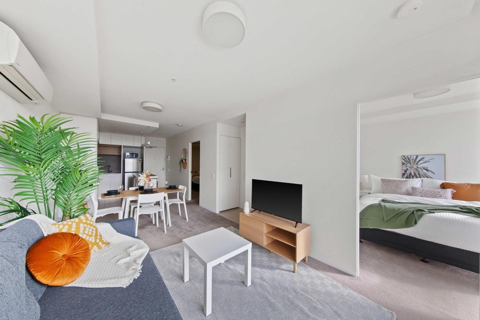 A Cozy & Plush 2br Next To The Yarra River Apartment