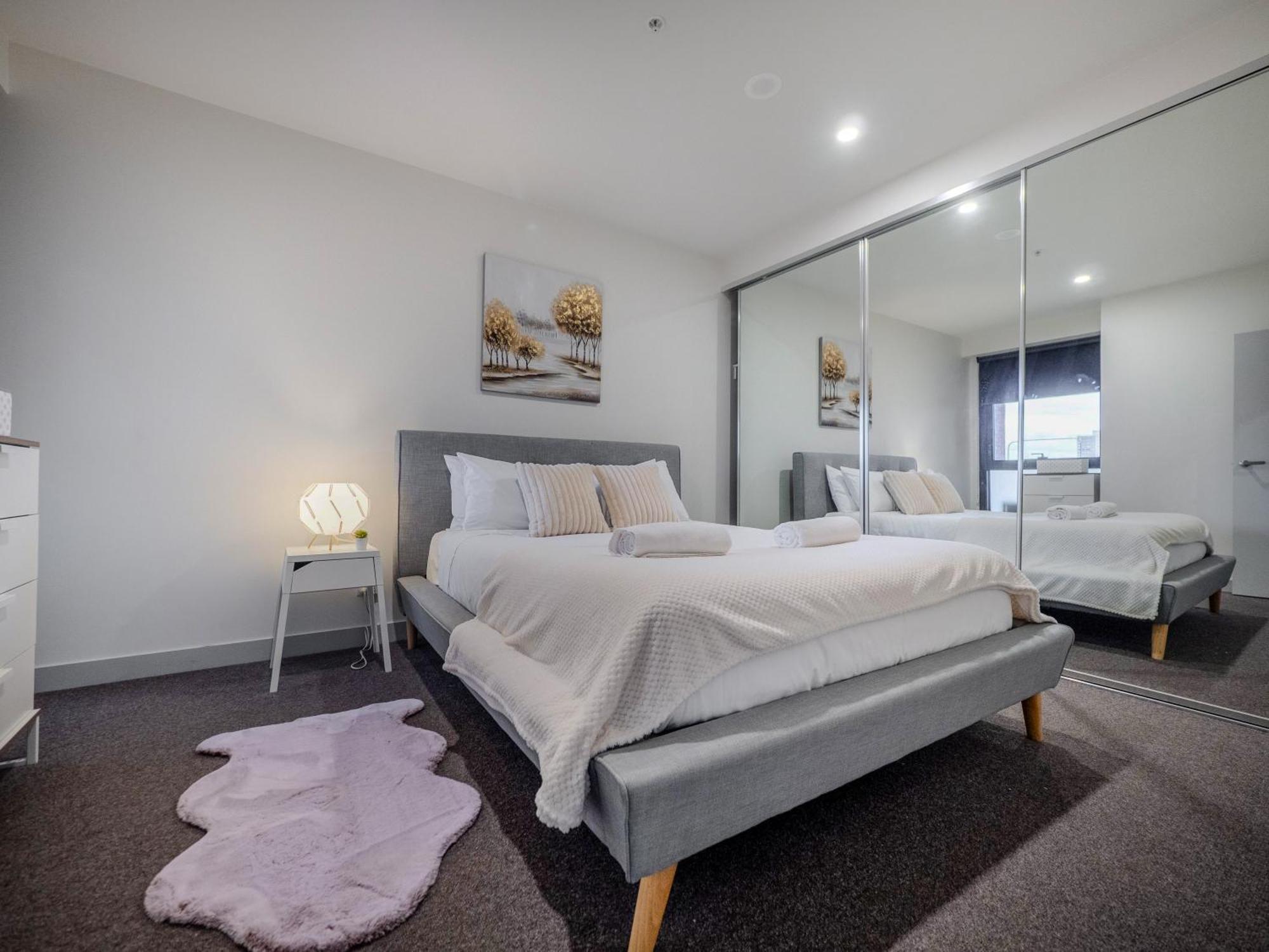 Cosy 1br1ba Richmondfree Parkingpoolbbq * Melbourne