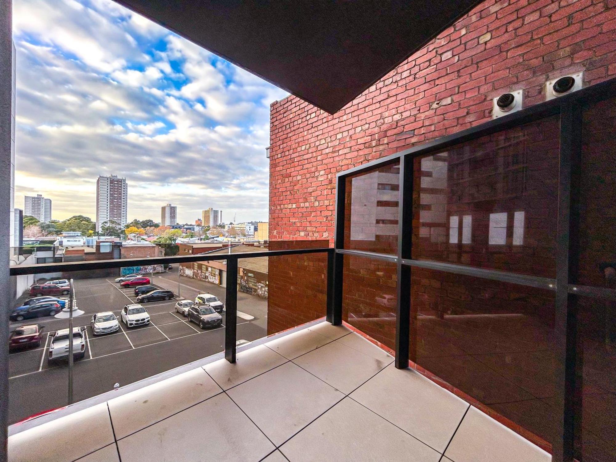 Cosy 1br1ba Richmondfree Parkingpoolbbq Apartment Melbourne