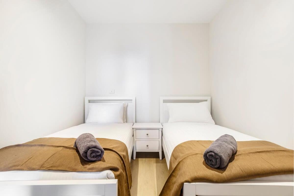 2-bedroom In With Carpark * Melbourne