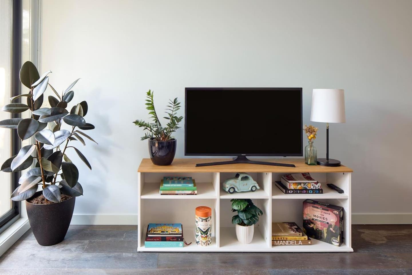The Abby - Contemporary Inner-city Convenience Apartment Melbourne