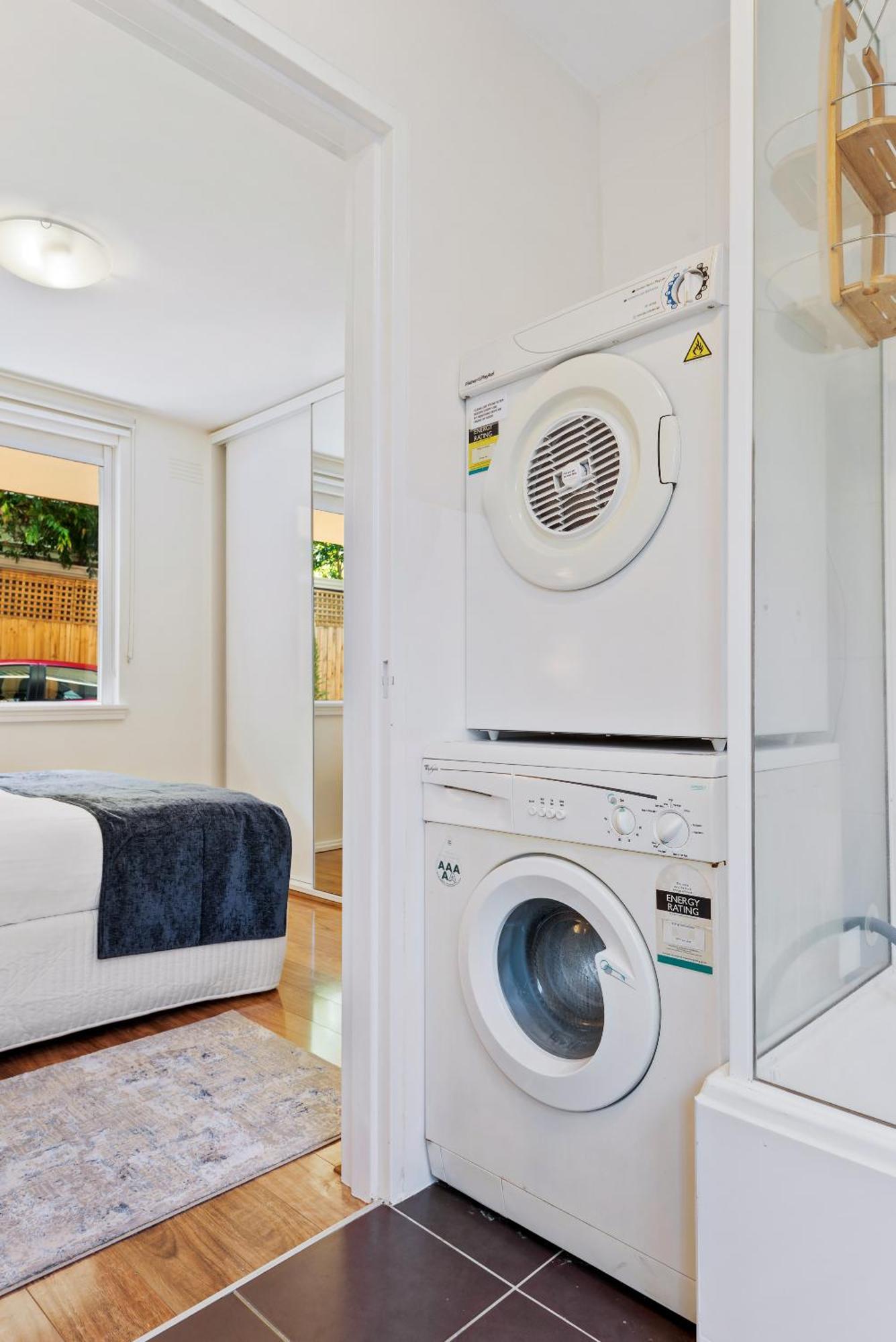 Snug St Kilda With Private Courtyard Apartment Melbourne
