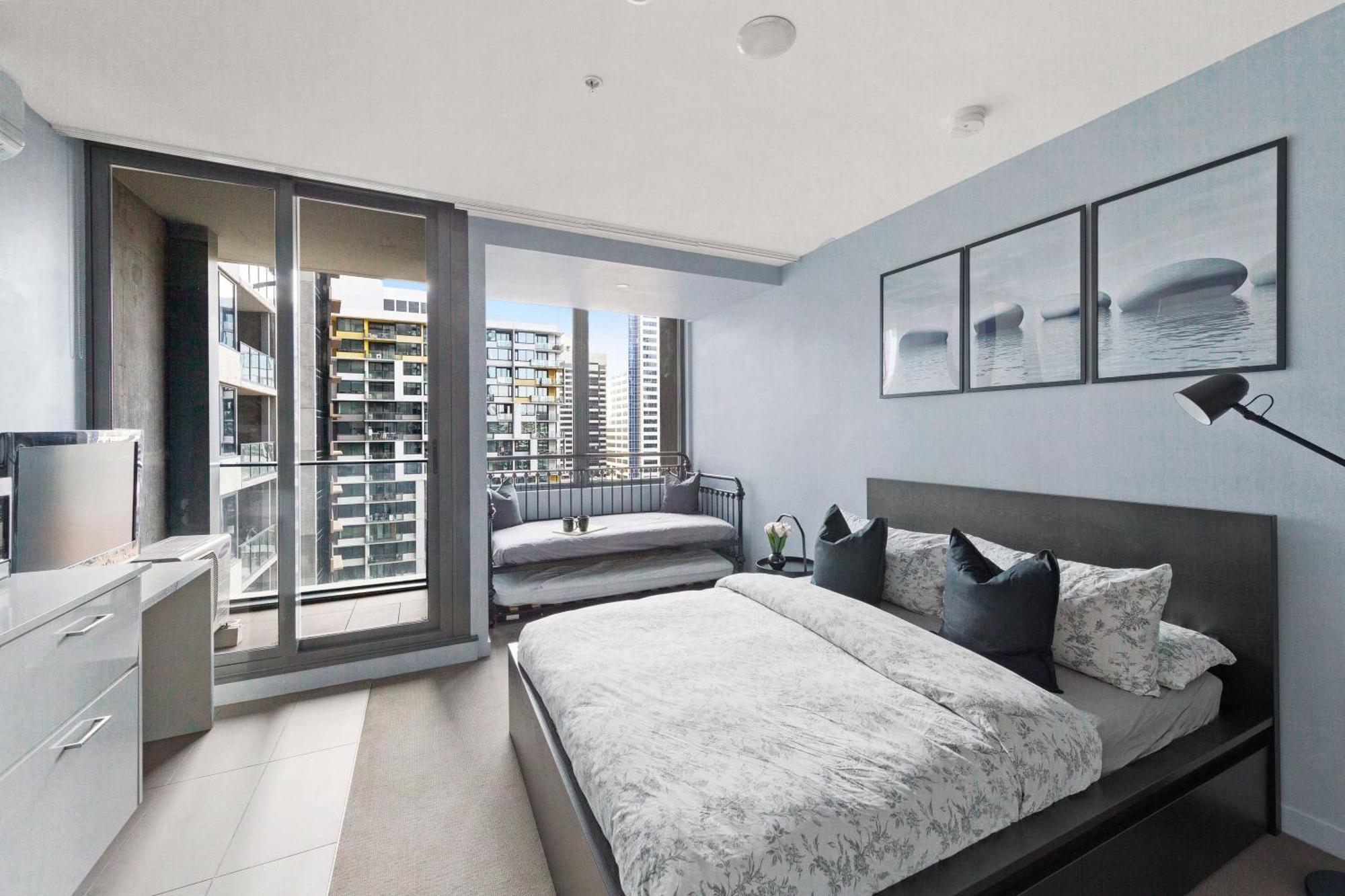 A Stylish Right Next To Southern Cross Apartment *