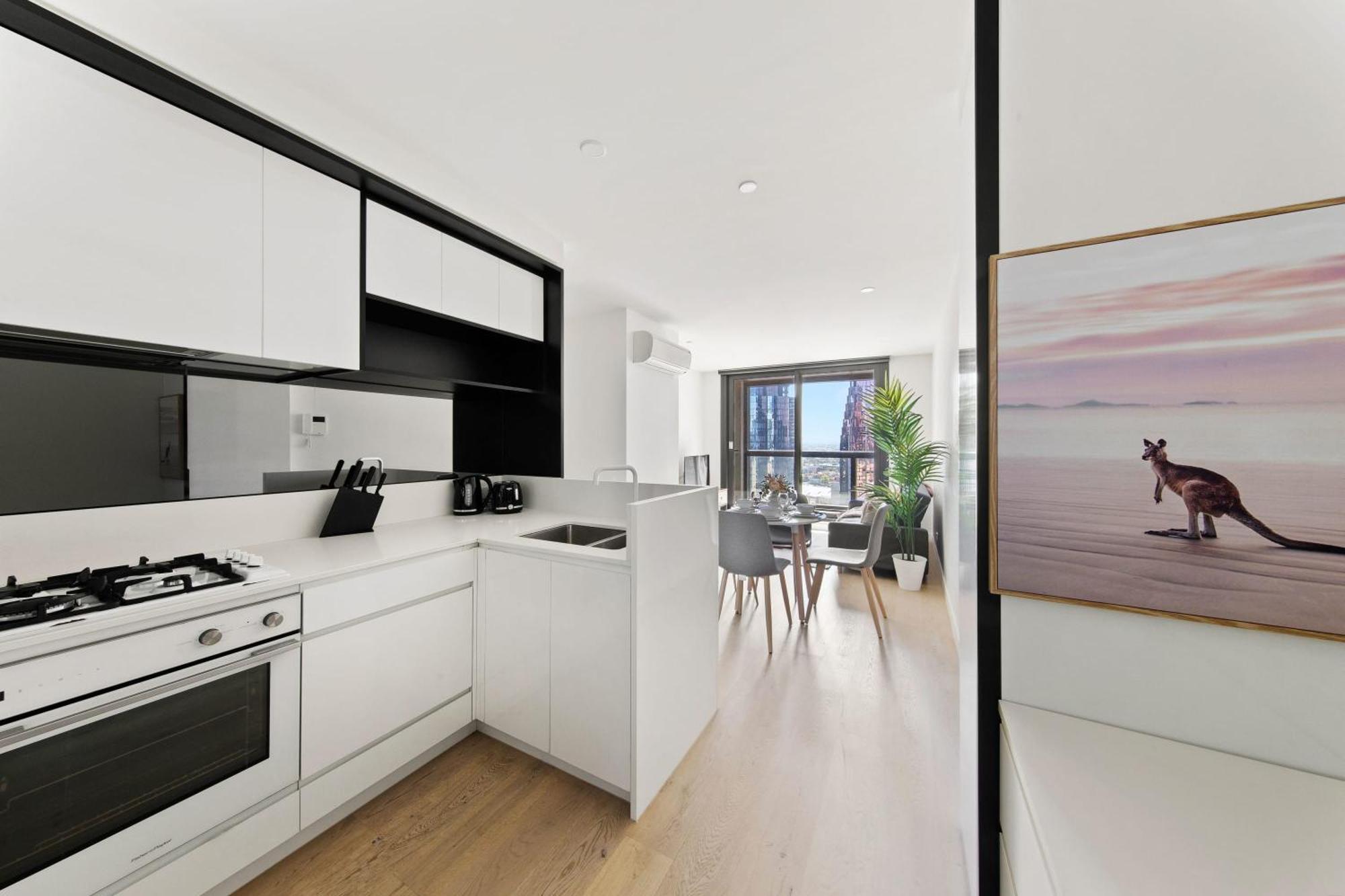 Comfy 2br Next To Views Apartment