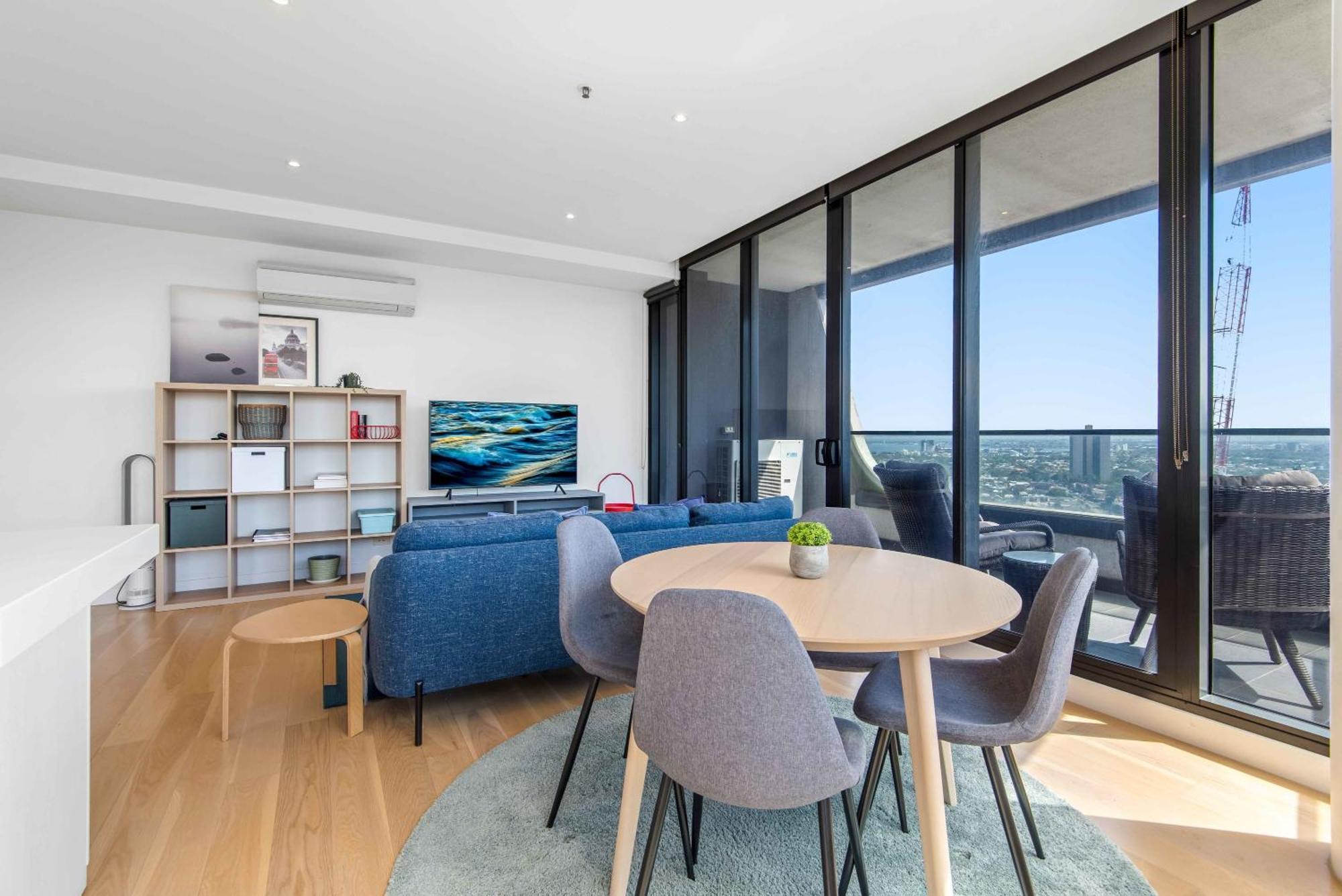 Amazing City Sea & Shrine View In Melbourne Apartment *