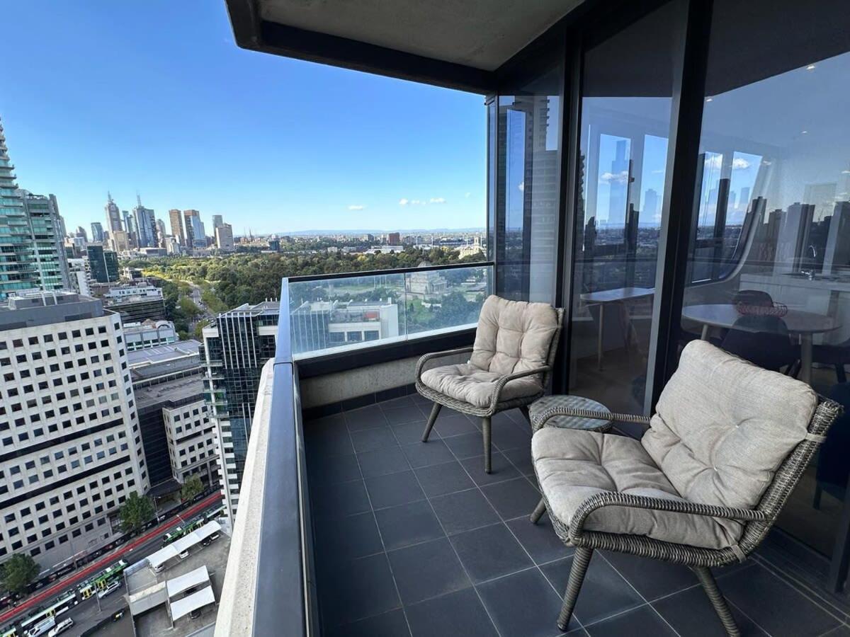 Amazing City Sea & Shrine View In Melbourne Apartment *