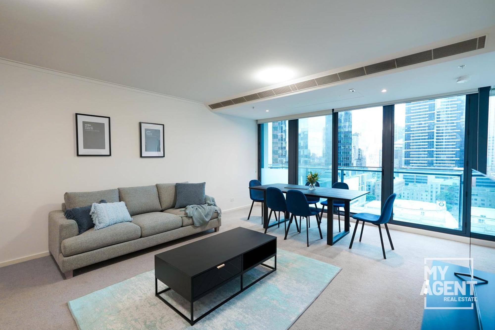 Apartment Luxury Living At Its Finest *