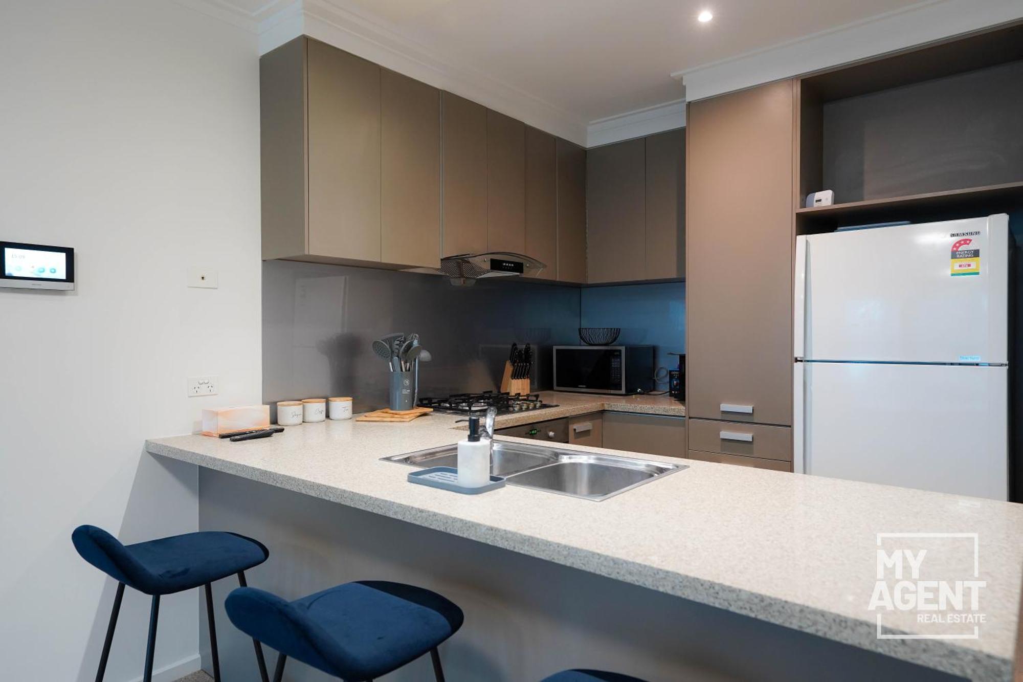 Luxury Living At Its Finest Apartment *