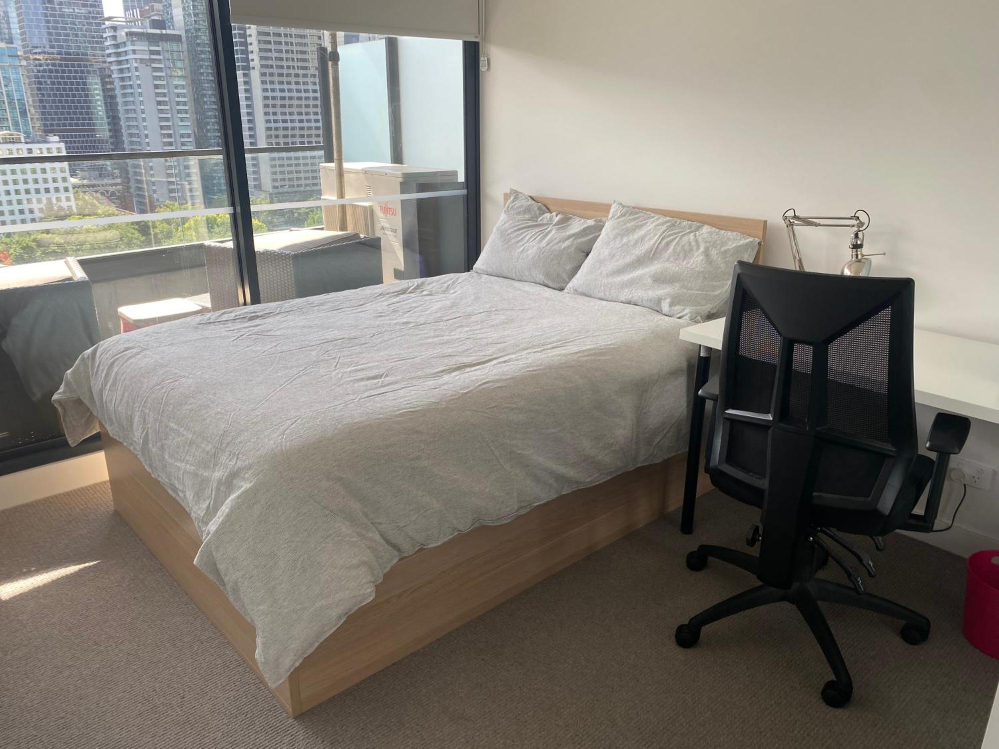 Spacious 2 Bed Apartment, Great Location Melbourne