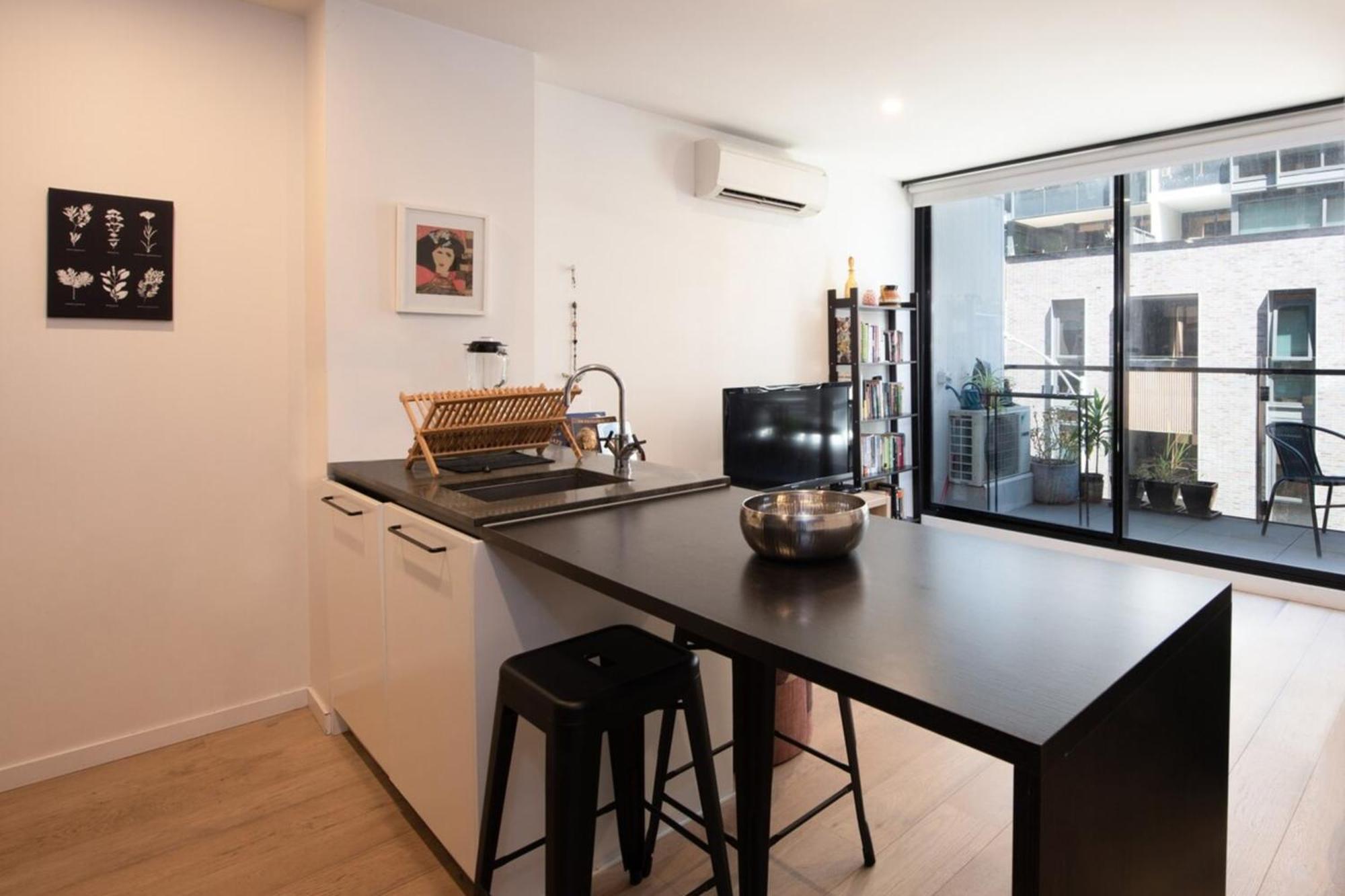 Charming 1-br Wpool & Gym -15 Mins From City! Apartment
