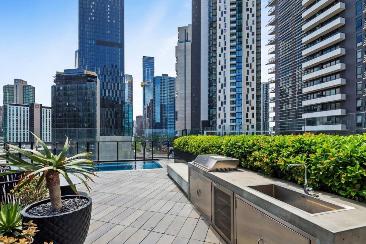 Stylish With Views & Entertaining Areas Apartment *