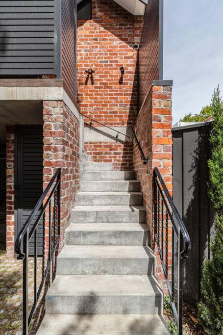 Apartment The Little Sage - A Lodge-style Urban Retreat