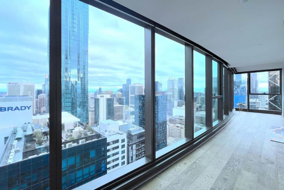 Apartment High-rise In Cbd