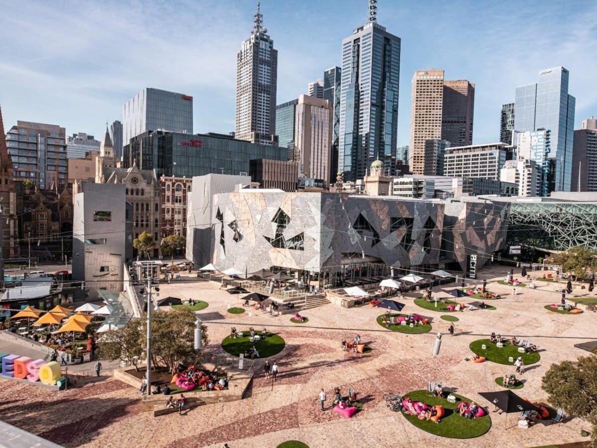 Apartment High-rise In Cbd Melbourne
