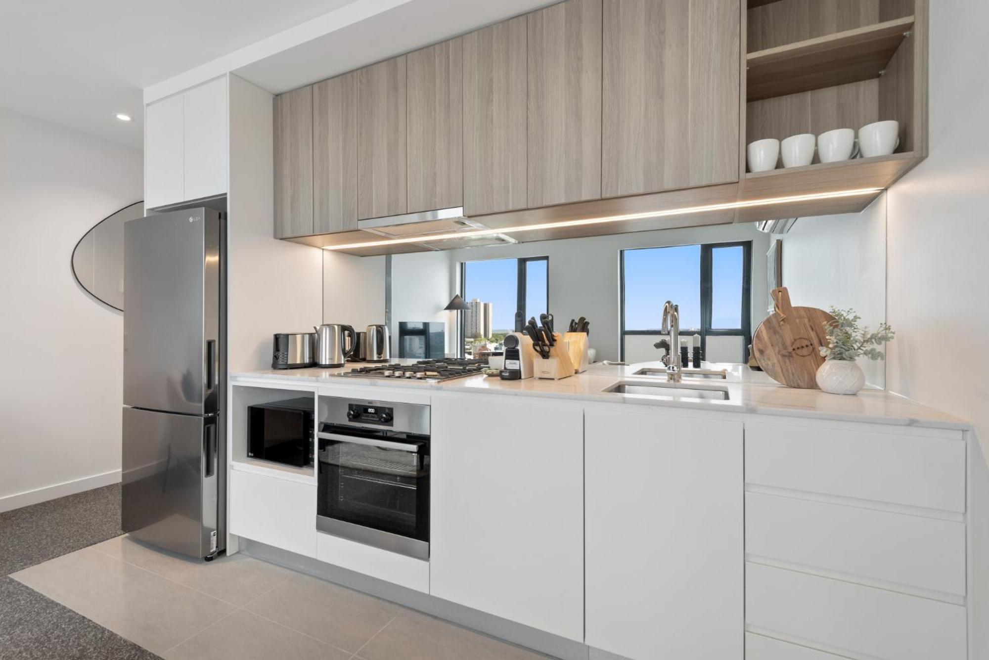 Spectacular 2-bed With Amenities & Sky-high Views * Melbourne