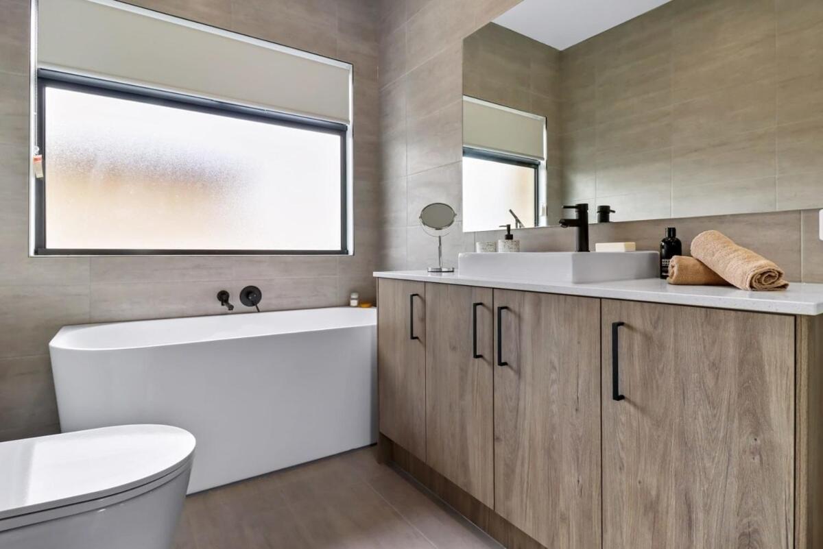 Storey Time I 2br Townhouse For Travel * Melbourne