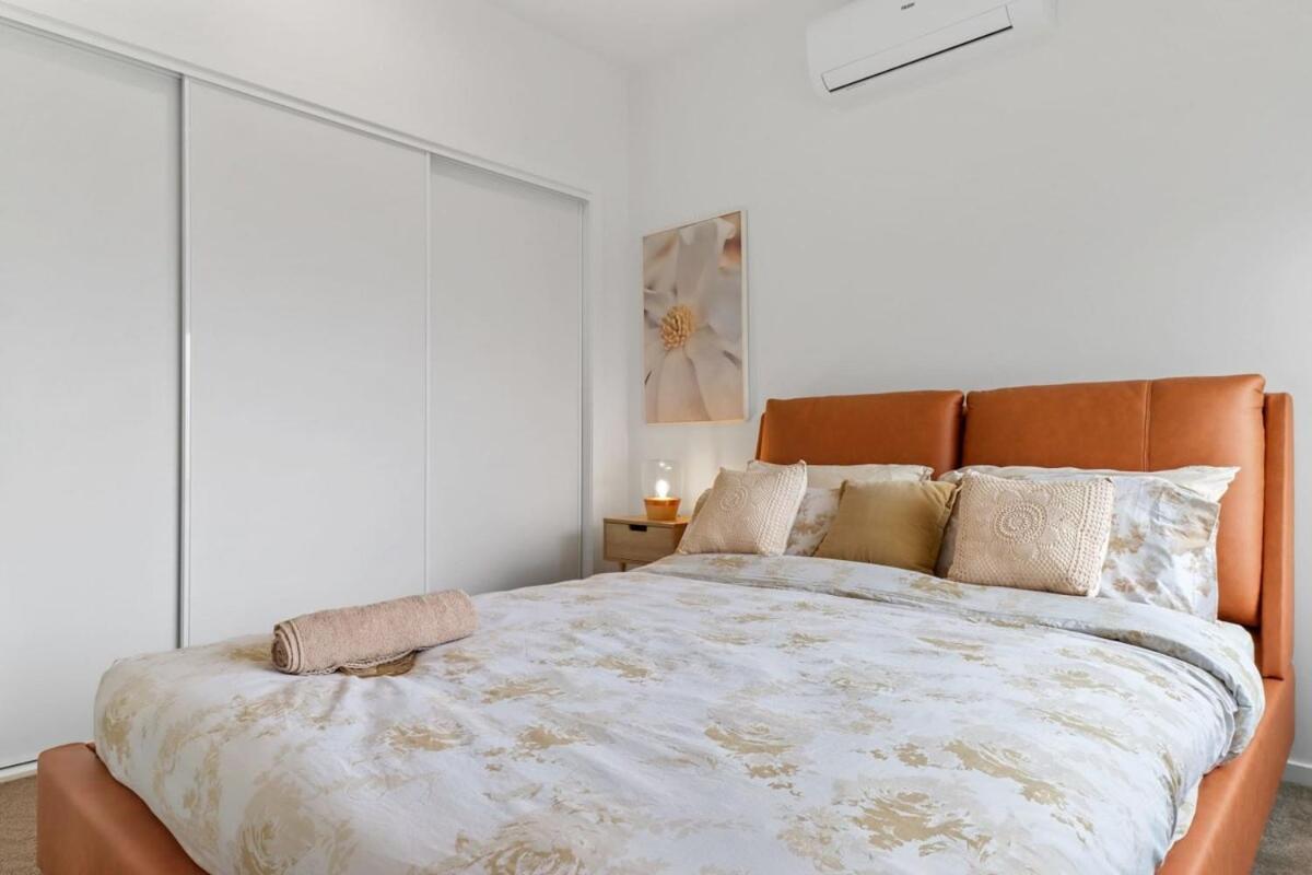 Storey Time I 2br Townhouse For Travel Melbourne